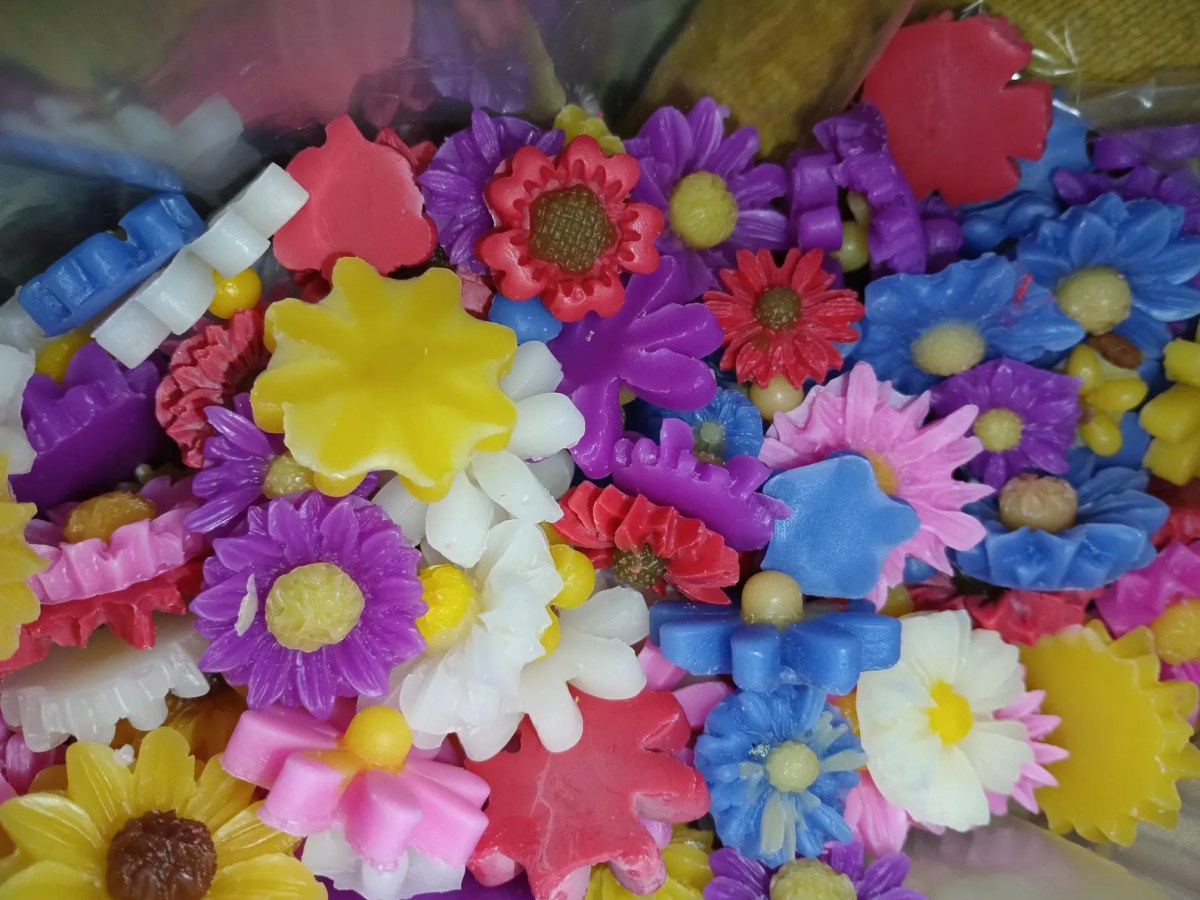 Diving into Wax Melts and&nbsp;Embeds